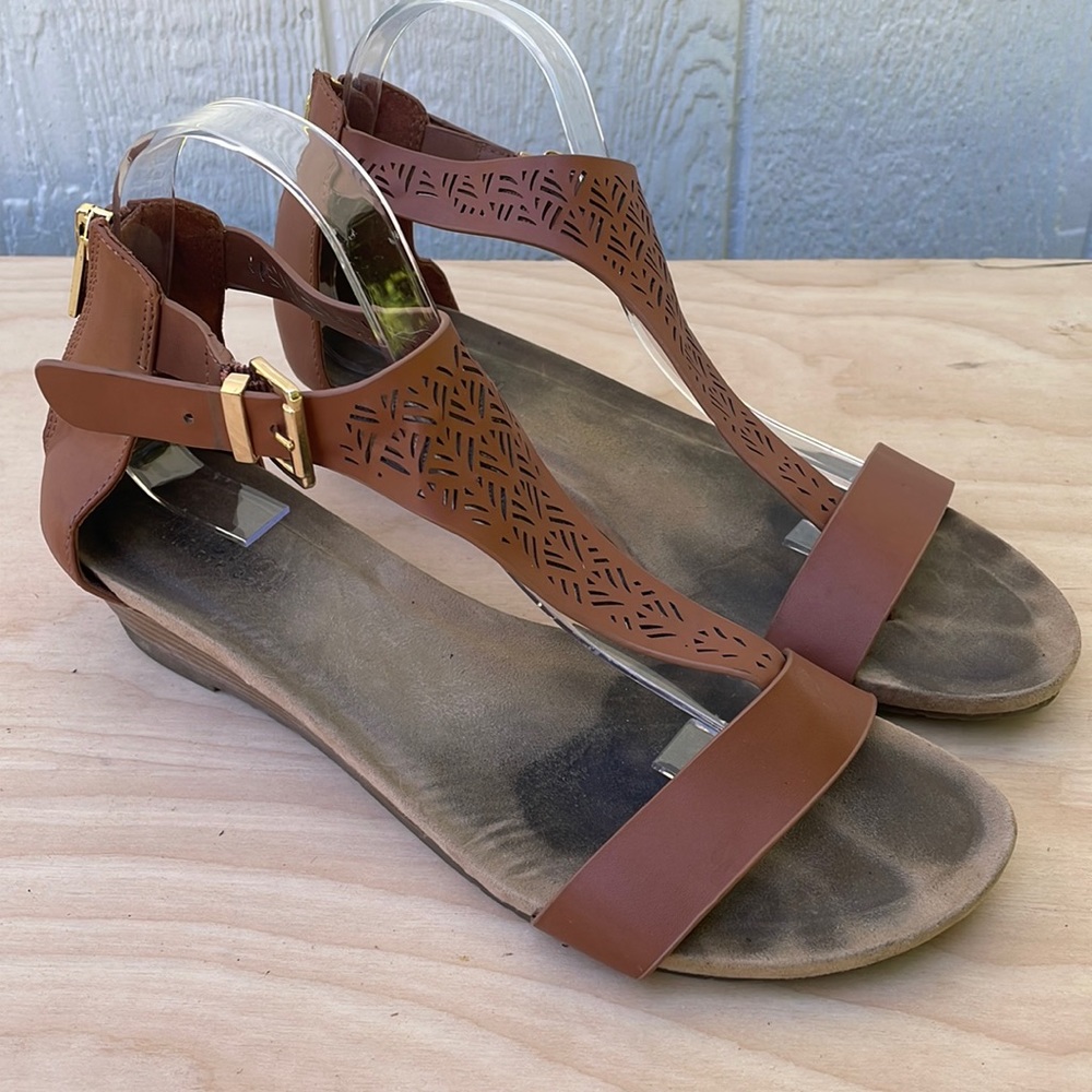 KENNETH COLE REACTION Great Love 3 faux leather sandals size 10